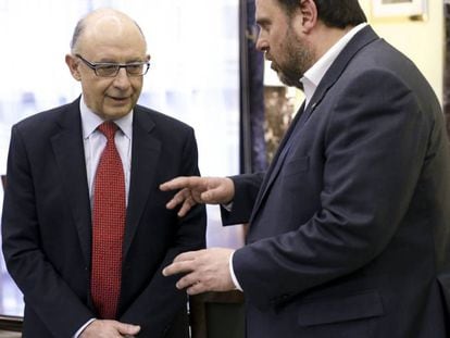 Reunion entre Crist&oacute;bal Montoro y Oriol Junqueras.