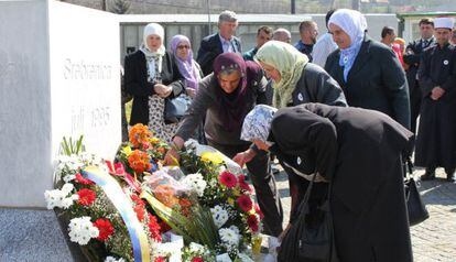 Familiares de las v&iacute;ctimas de la matanza de Srebrenica de 1995. 