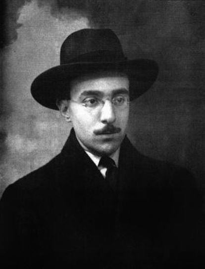 El escritor Fernando Pessoa en 1914, a los 26 años de edad.