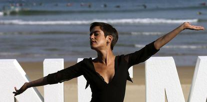 La actriz María León, durante la presentación de la película 'El autor', de Manuel Martín Cuenca, que compite en la sección oficial del certamen.