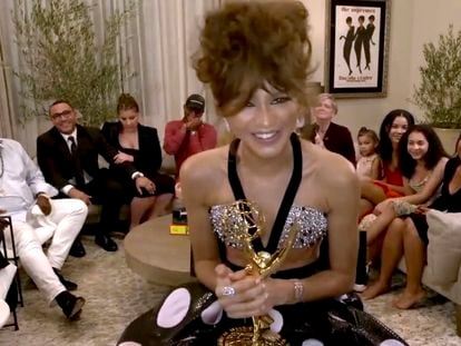 El momento en el que Zendaya agradece el Emmy obtenido por su trabajo en 'Euphoria'.