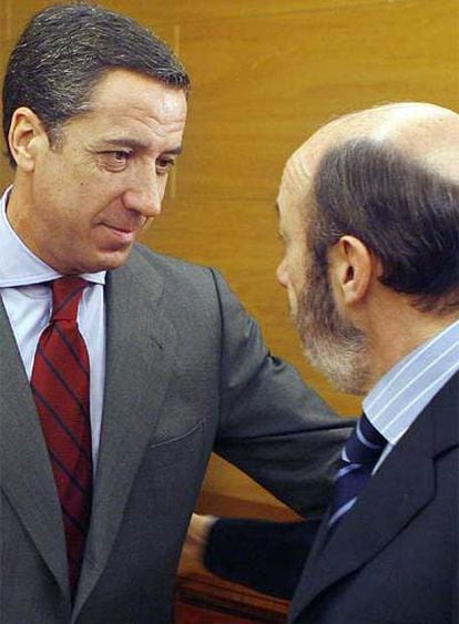 Rubalcaba ha iniciado la ronda de contactos con el portavoz del PP, Eduardo Zaplana.