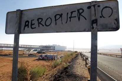 Inmediaciones del aeropuerto de Ciudad Real, que cerrará un año por orden judicial.