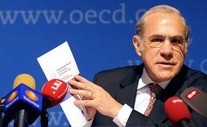 El secretario general de la OCDE, &Aacute;ngel Gurr&iacute;a, en una rueda de prensa.