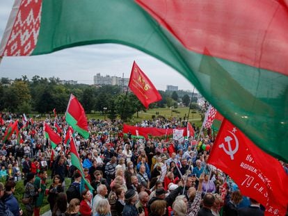 Partidarios de Lukashenko en una movilización en apoyo al líder autoritario, el 19 de agosto en Minsk.