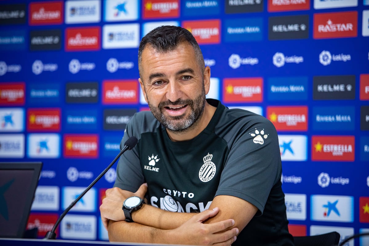 El banquillo del Espanyol quema |  deportados