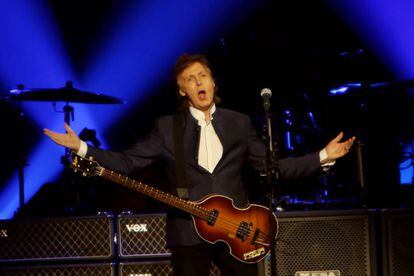 Paul McCartney, ayer, durante su concierto en Portland, en EE UU.  