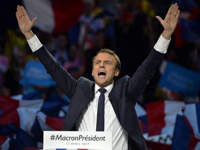 El candidato al El&iacute;seo, Emmanuel Macron, el 17 de abril en Par&iacute;s.  