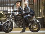 Scarlett Johansson y Florence Pugh, en 'Viuda negra'.
