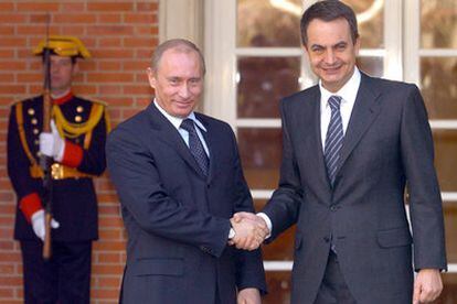 Putin, junto a Zapatero, hoy en el palacio de La Moncloa.