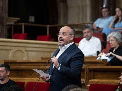 El líder del PP catalán, Alejandro Fernández, en un momento de un Pleno del Parlament.