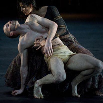 Escena de <i>O Domine Nostra</i> (2008), coreografía de Nacho Duato, de gira por América y Europa con la Compañía Nacional de Danza.