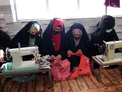 Mujeres afganas, en un taller de costura en la ciudad de Kandahar.