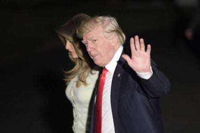 Donald Trump y su esposa Melania, el sábado al llegar a la Casa Blanca