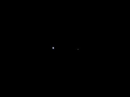 Fotografía de la Tierra y la Luna tomada el pasado 26 de agosto por la nave interplanetaria de la NASa <i>Juno</i> desde una distancia de 9,66 millones de kilómetros.