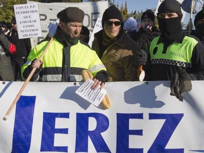Protesta de polic&iacute;as municipales en Jerez en febrero de 2012.