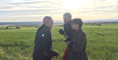 El equipo de Olafo durante la grabación en Mejorada del Campo.