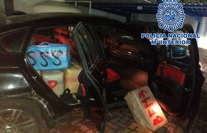El coche del narcotraficante retenido este domingo en La Línea.