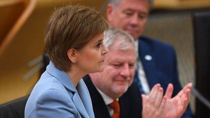 La ministra principal de Escocia, Nicola Sturgeon, anuncia este martes la fecha del nuevo referéndum de independencia en el Parlamento Autónomo escocés.