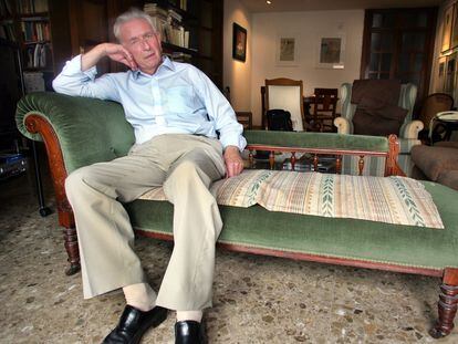 El escritor e historiador Ronald Fraser, en su casa de Valencia en 2006.