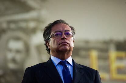 El presidente Gustavo Petro durante una ceremonia militar el 20 de agosto de 2022.