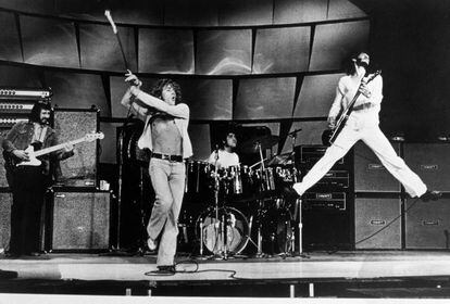 El micrófono - molinillo de Daltrey y el salto en uve de Townshend, dos de las señas de identidad de The Who en sus conciertos.