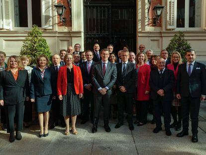 El presidente del Partido Popular, Alberto Núñez Feijóo, este martes un encuentro con los embajadores en España de los países miembros de la UE y el representante de la Comisión Europea.