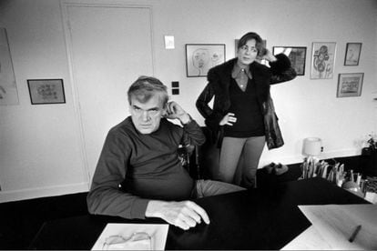 Milán y Vera Kundera en París.
