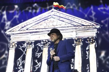 Joaqu&iacute;n Sabina, en el concierto de Madrid que cerr&oacute; su gira.