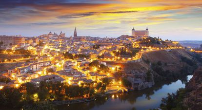 Panorámica nocturna de Toledo.