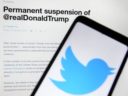El anuncio de la suspensión permanente de la cuenta de Twitter de Donald Trump en enero de 2021.