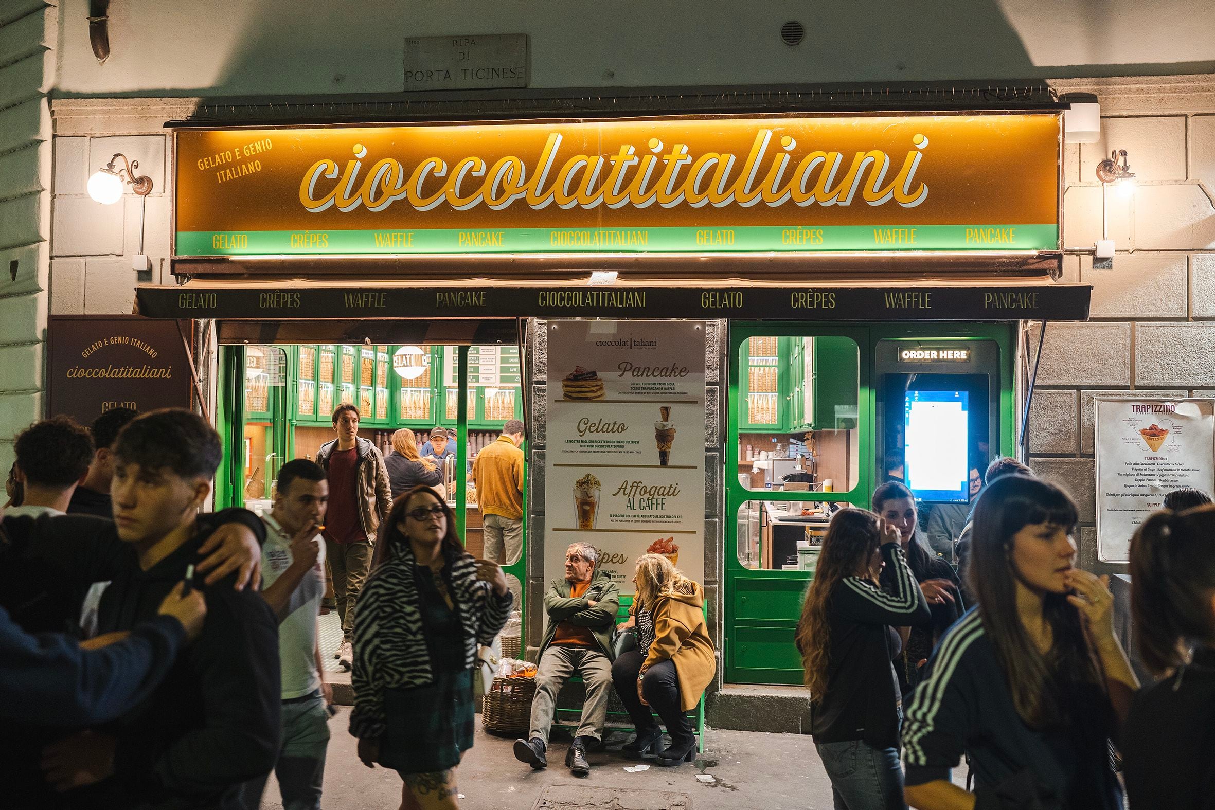 Primero prohibir el alcohol por la noche, luego… ¿el helado? La polémica fantasía del Ayuntamiento de Milán