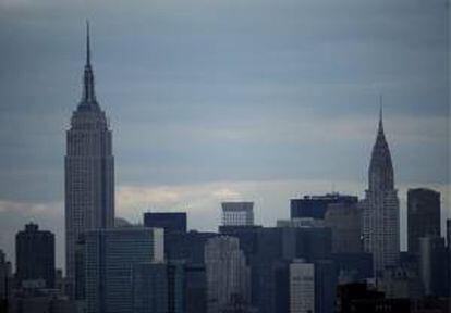 Fotografía del Empire State Building (i) y del Edificio Chrysler. EFE/Archivo