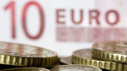 Monedas y billetes de euro.