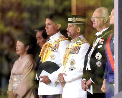 Desde la derecha, Carlos Gustavo de Suecia, el sultán de Brunei y su hijo Mateen.