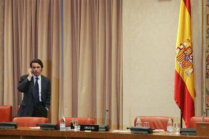 José María Aznar, en un receso de su comparecencia en la comisión de investigación del 11-M, el pasado 29 de noviembre.