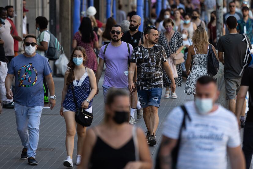 Coronavirus: Últimas noticias de la covid y la vacunación, en directo |  Sanidad notifica 10.179 nuevos contagios por coronavirus y 10 muertes |  Sociedad | EL PAÍS