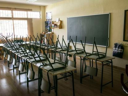 Un aula de un colegio madrileño, cerrado por covid-19