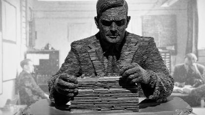 Escultura de Turing en Bletchley Park, cerca de Londres. 