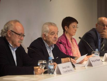 De izquierda a derecha: Carod Rovira, Borja de Riquer, Dolors Comas y Antoni Castells. 
