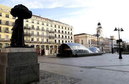 La Puerta del Sol de Madrid, vacía durante el estado de alarma.