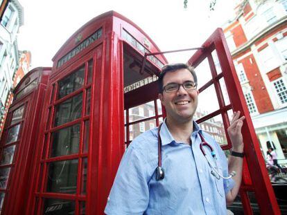 Sergi Ortiz-Alinque, m&eacute;dico de familia, trabaja en un centro de salud de Londres. De momento no tiene pensado volver a Espa&ntilde;a aunque tiene plaza de funcionario.