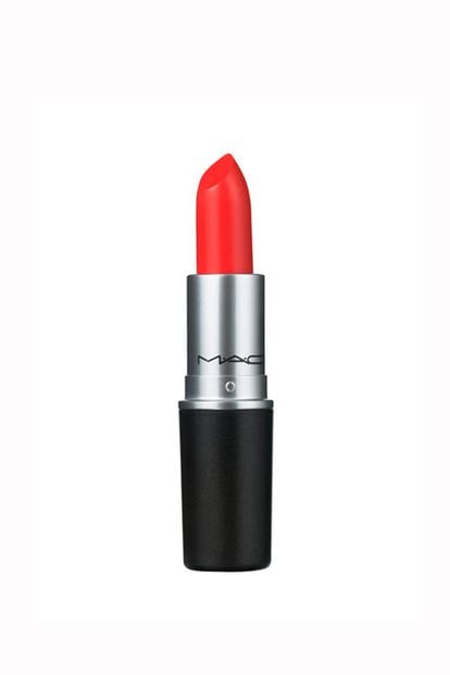 Barra de labios en color Tango de MAC Cosmetics, con un acabado semimate. 19 euros.