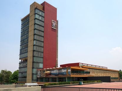 La torre de Recotría de la Universidad Nacional Autónoma de México.