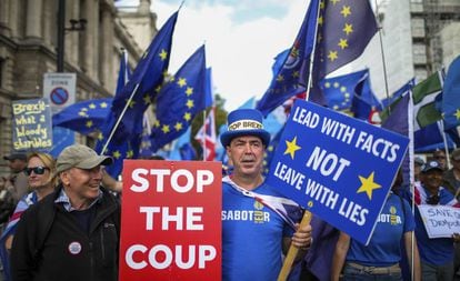 Protesta contra el Brexit ante el Parlamento británico, este martes.