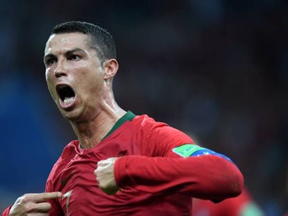 Cristiano Ronaldo celebrando uno de sus tres goles en el partido Portugal–España (3-3) del Mundial de Rusia 2018.