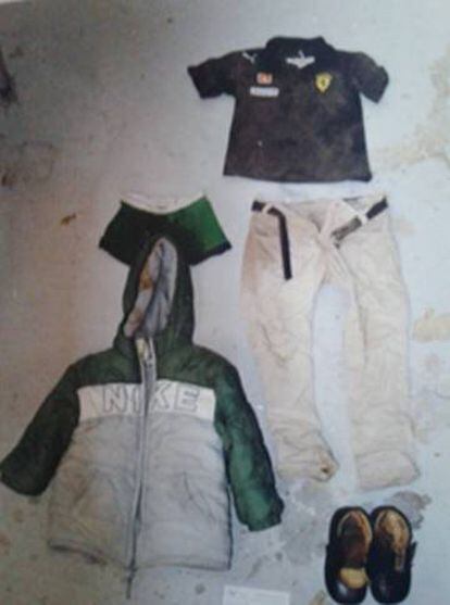 La ropa que vestía el niño asesinado.