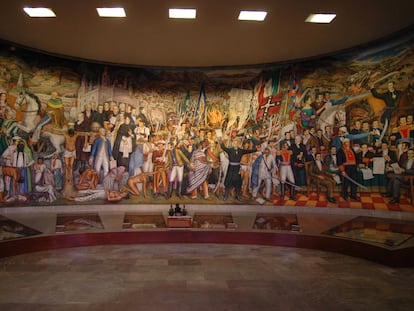 El 'Retablo de la Independencia', del pintor mexicano Juan O'Gorman, que se exhibe en el Museo Nacional de Historia del Castillo de Chapultepec, en Ciudad de México.