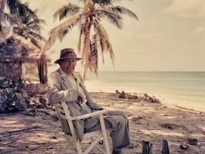 T.S. Eliot (1888 - 1965) a les Bahames el 1957. 