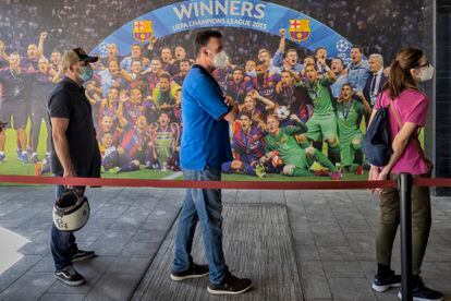 El Camp Nou, estadio del FC Barcelona, se ha convertido este jueves en un nuevo centro de vacunación masiva contra la covid.